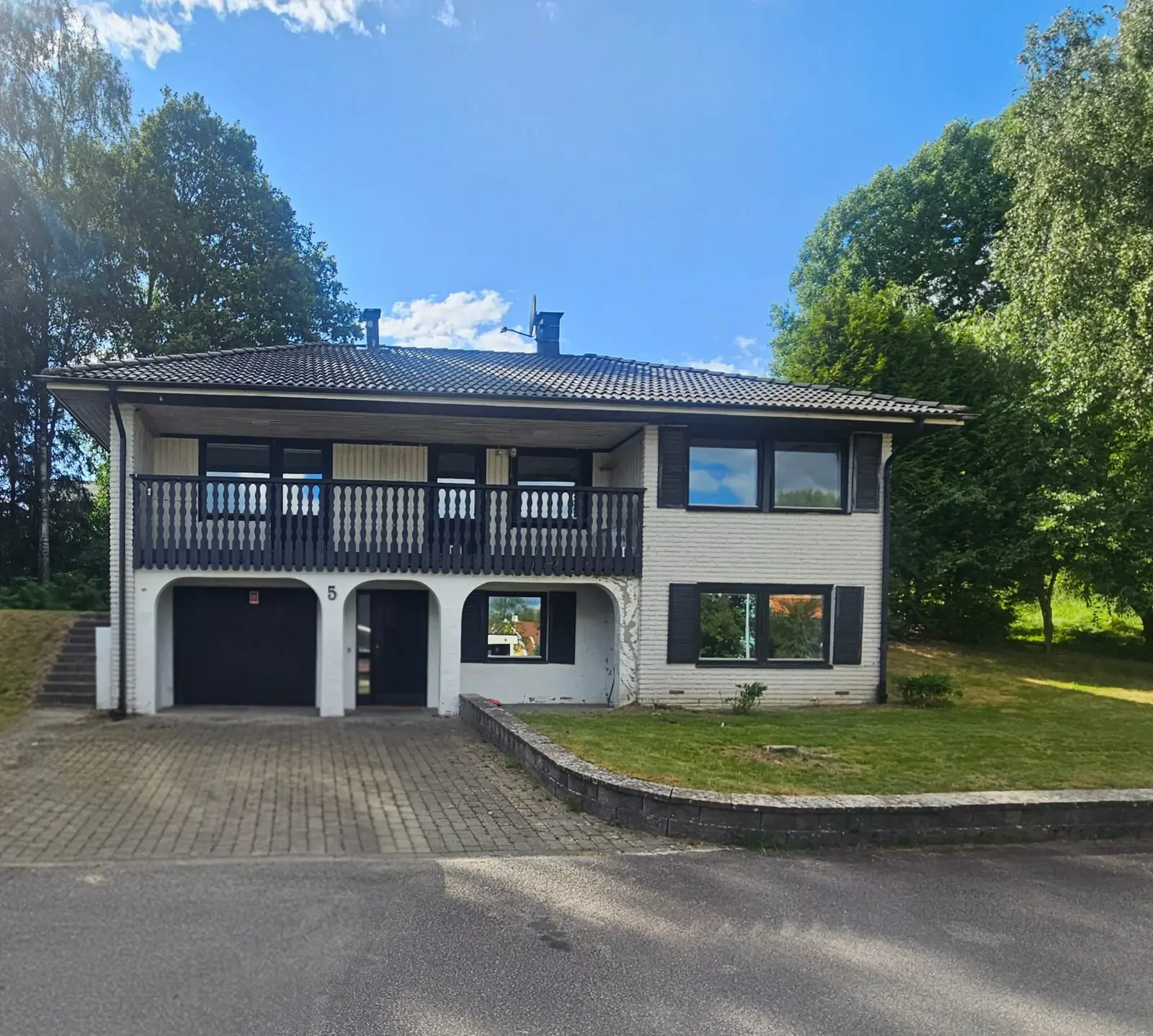 Marsvägen 5, Mjöbäck - bild 1